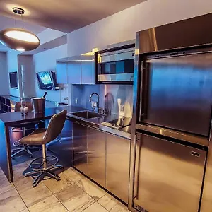 https://luxury-53rd-flr-condo-amazing-sunset-view-no-refee-at.las-vegashotels.net